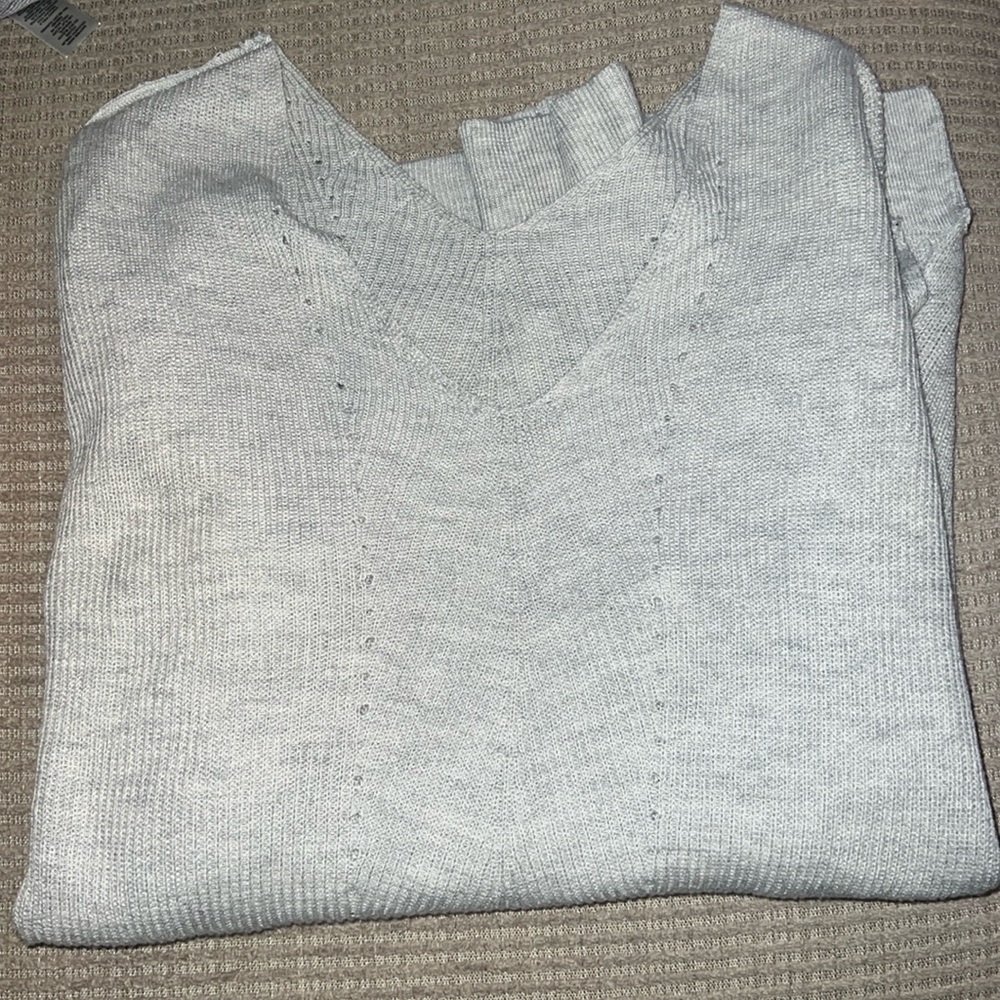 Fate Light weight sweater size L
